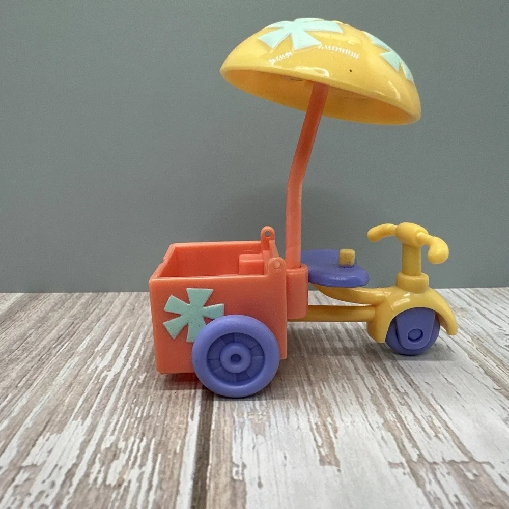Littlest Pet Shop LPS #1846 Pets On The Go 2010 Tricycle Ice‎ Cream Cart